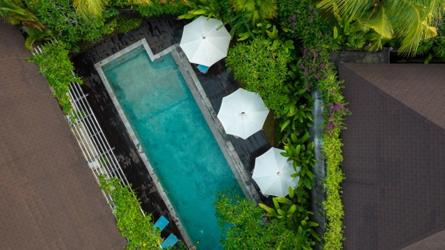 Benefits of Weekly Pool Service in Maryland